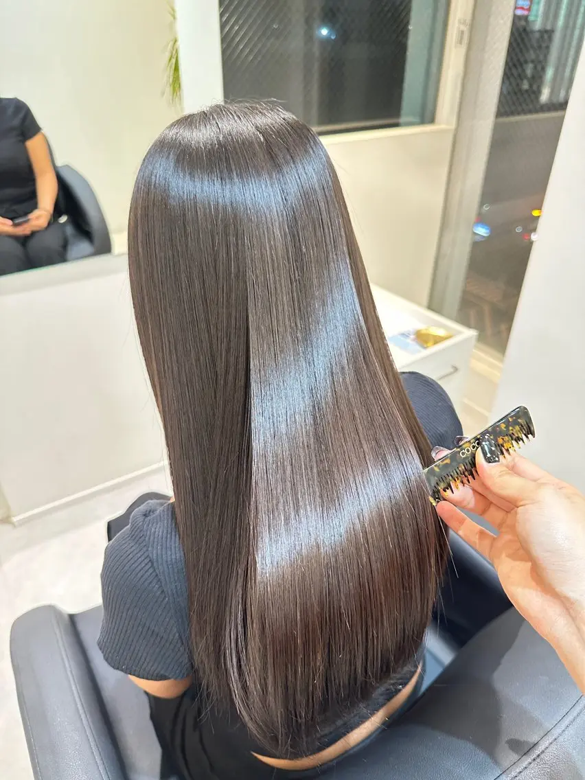 《完全オーダーメイド髪質整形ストレートpremium➕浸透スチーマ👸🏻💠 》ダメージ最小限に✨の写真