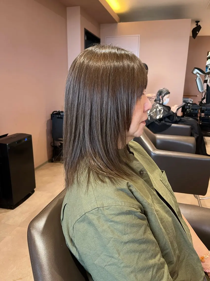 セミロング 顔まわりレイヤー 顔周りカット レイヤーカット カット 坂本 翔のヘアスタイル