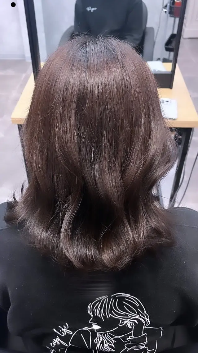 ミディアム カラー ブラウンカラー ダークブラウン オリーブブラウン ピンクカラー ピンクブラウン ヘアカラー トリートメント 熊谷 有紗のヘアスタイル