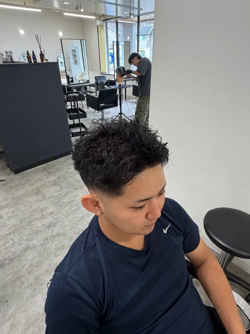 パーマ メンズ 横山 楓芽のヘアスタイル