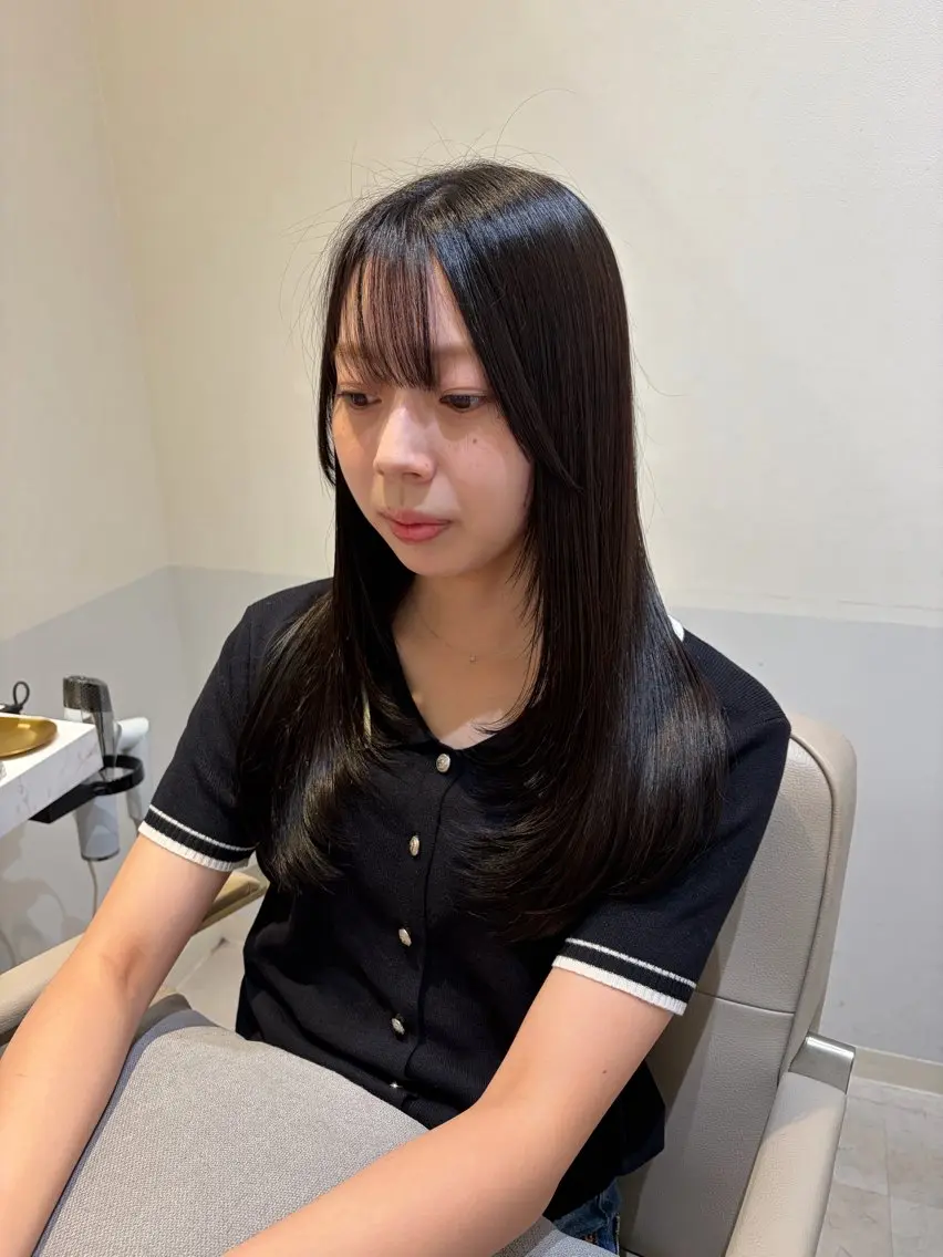 ロング カラー ロングレイヤー 黒髪 レイヤーカット ロング カット ヘアカラー トリートメント 韓国ヘア•艶カラー 🌷薫のヘアスタイル