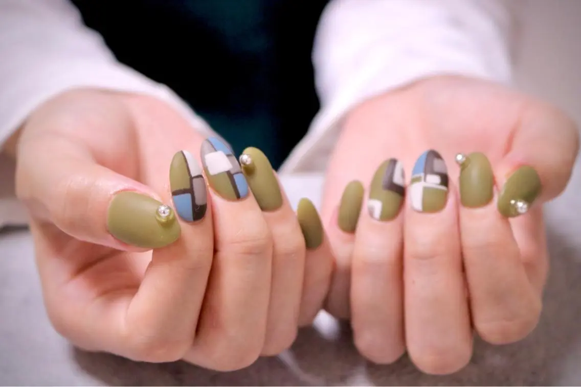 ネイル オーロラネイル カジュアル 長さ出し ジェルネイル 韓国ネイル ハンドネイル MH Nailのネイルデザイン