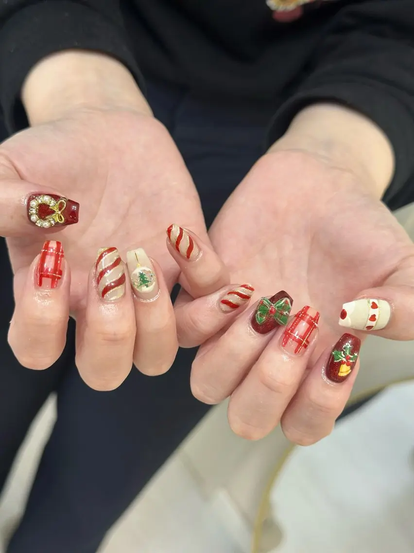 ネイル Elegancia. Hiromiのネイルデザイン