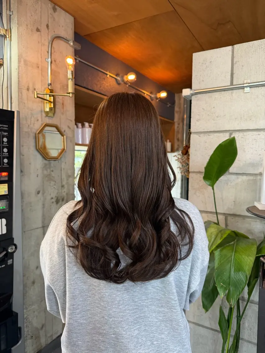ロング ヘアカラー 倉本 美優のヘアスタイル