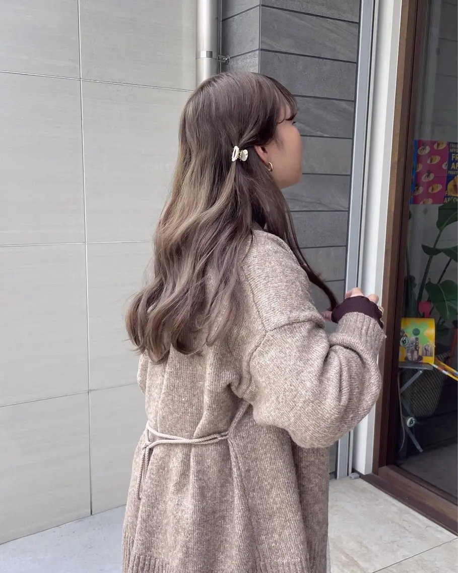 ロング カラー 🍋透け感カラー🍃 オリーブ🍐Kahoのヘアスタイル