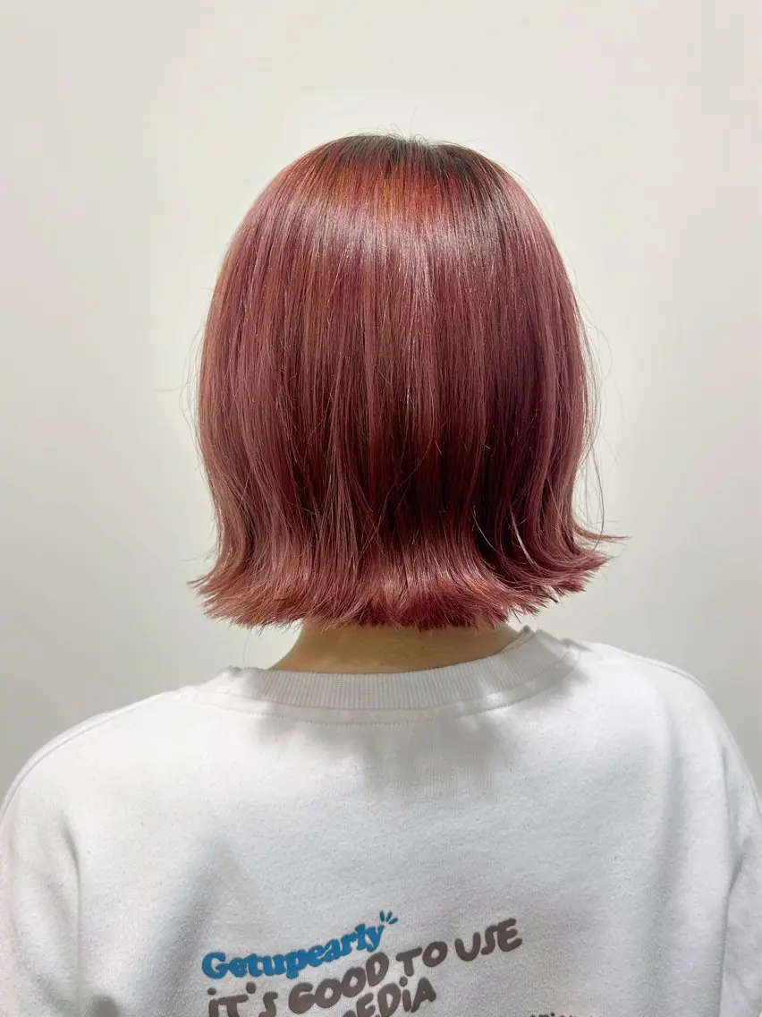 カラー 拝頭　奈枝 Beretのヘアスタイル