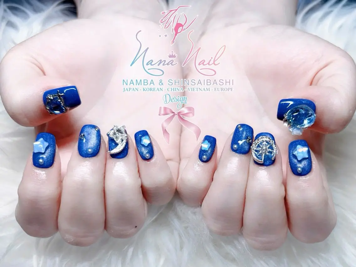 ショート 韓国風ヘア クリスマス ハンドネイル Linanail Nambaのマツエク・マツパデザイン