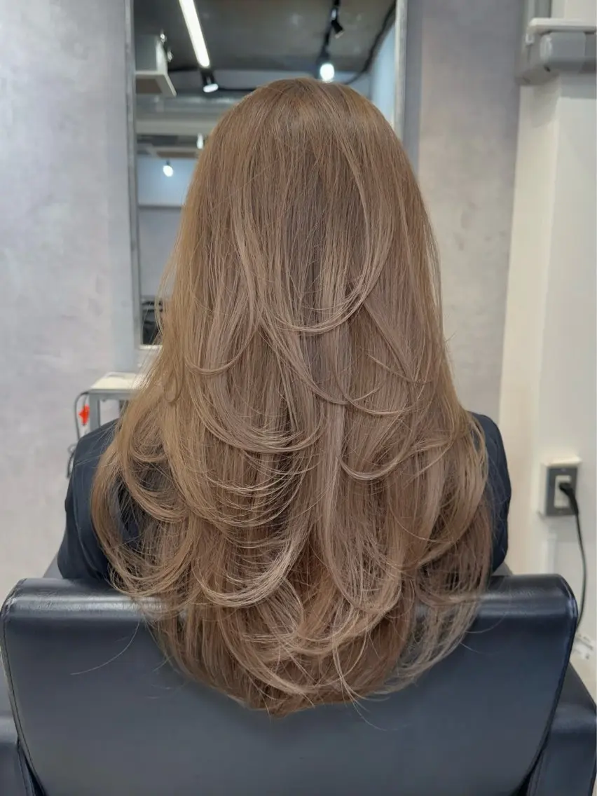 ロング ヘアカラー トリートメント 透明感カラー🇰🇷 レイヤー✨桑原　研太のヘアスタイル