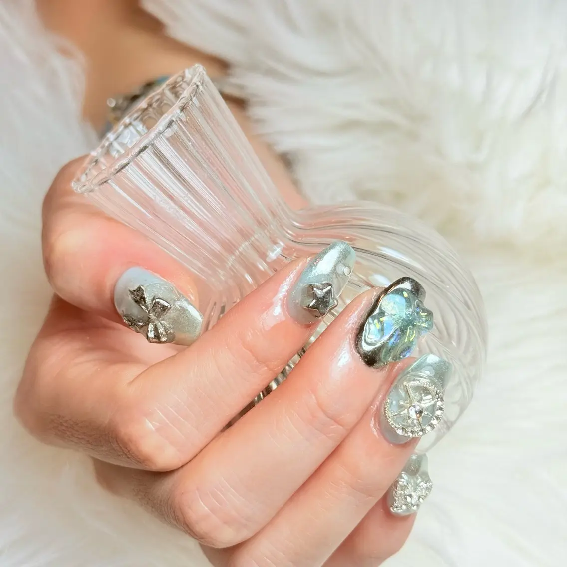 ネイル チークネイル フレンチネイル グラデーション キラキラネイル 韓国ネイル ハンドネイル Risa_ Nailのネイルデザイン