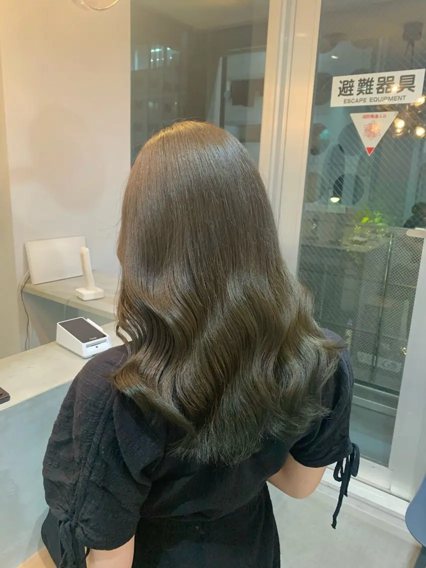 ロング カラー カット ヘアカラー トリートメント little 小濱彰太のヘアスタイル