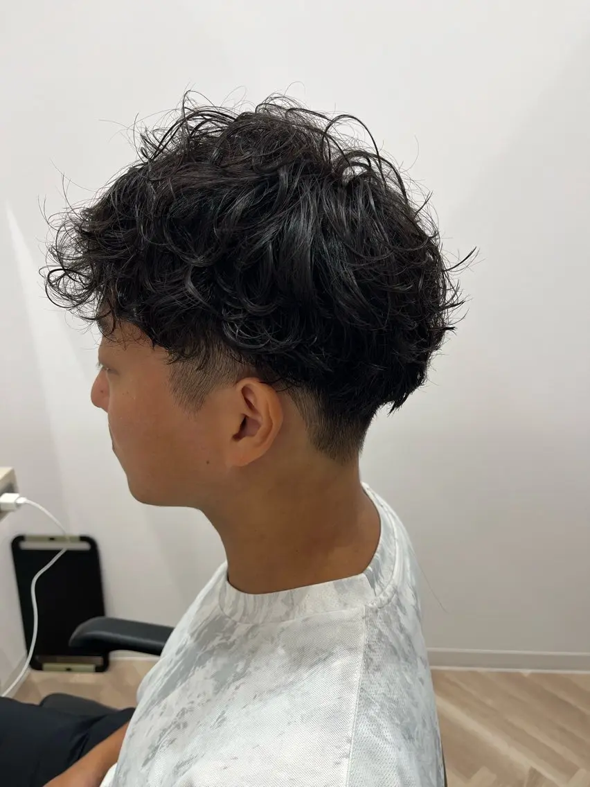 ショート メンズ メンズパーマ 🫧ぷる艶カラー🫧 Yuubi🦩のヘアスタイル