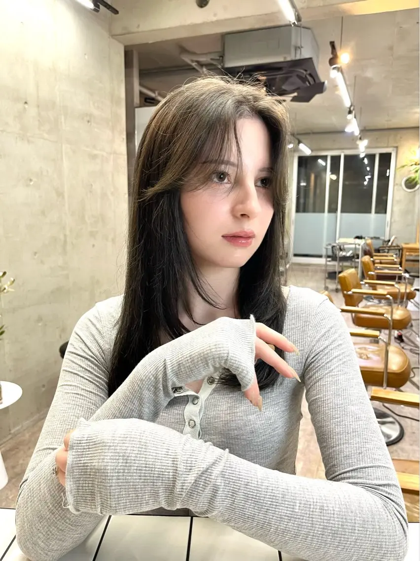 ロング 顔周りカット カット 🤎𝐌𝐚𝐨⌇ お悩み解決美容師🤎のヘアスタイル