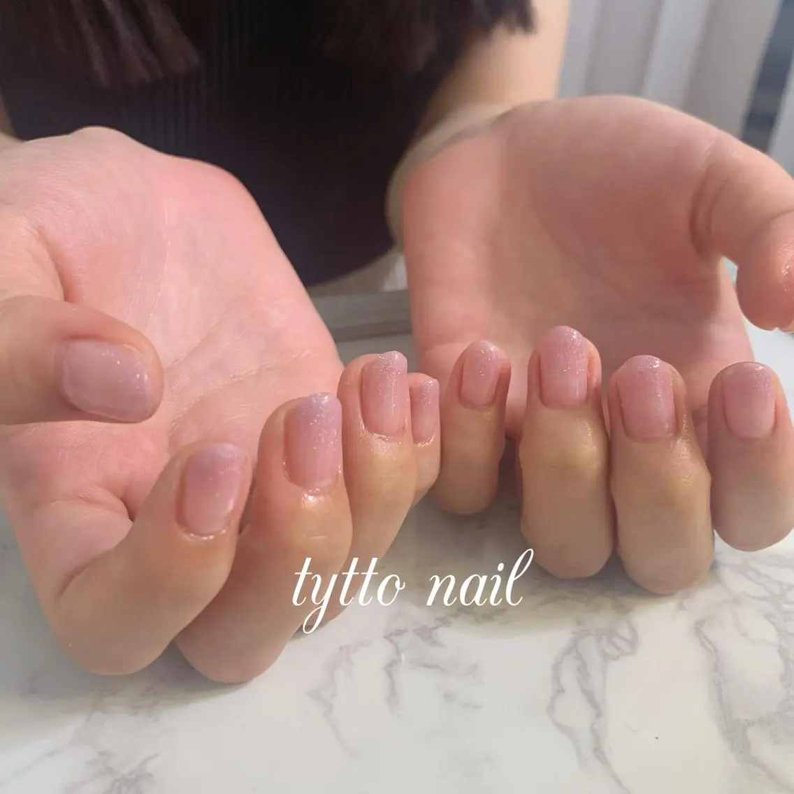 ネイル グラデーション ラメ(グリッター) ラメグラデーション オフィスネイル シンプルネイル ハンドネイル tytto nail ❤︎eriのネイルデザイン