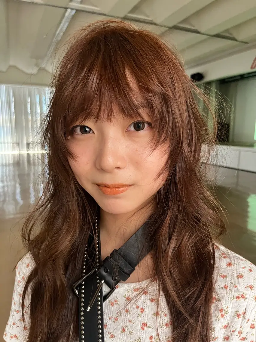 ロング カラー ベージュカラー オレンジ オレンジベージュ ヘアカラー トリートメント オリーブカラー/ レイヤー/ ローレンのヘアスタイル