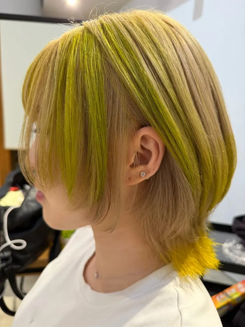 カラー ブリーチ ケアブリーチ ダブルカラー イヤリングカラー ハイトーンカラー 戸川 紗良のヘアスタイル