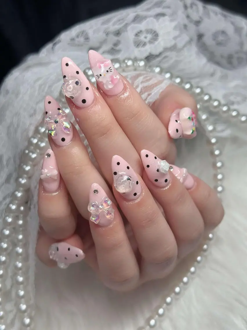 ネイル オーロラネイル フレンチネイル ジェルネイル ハロウィン キラキラネイル H.baby Nail Salonのネイルデザイン