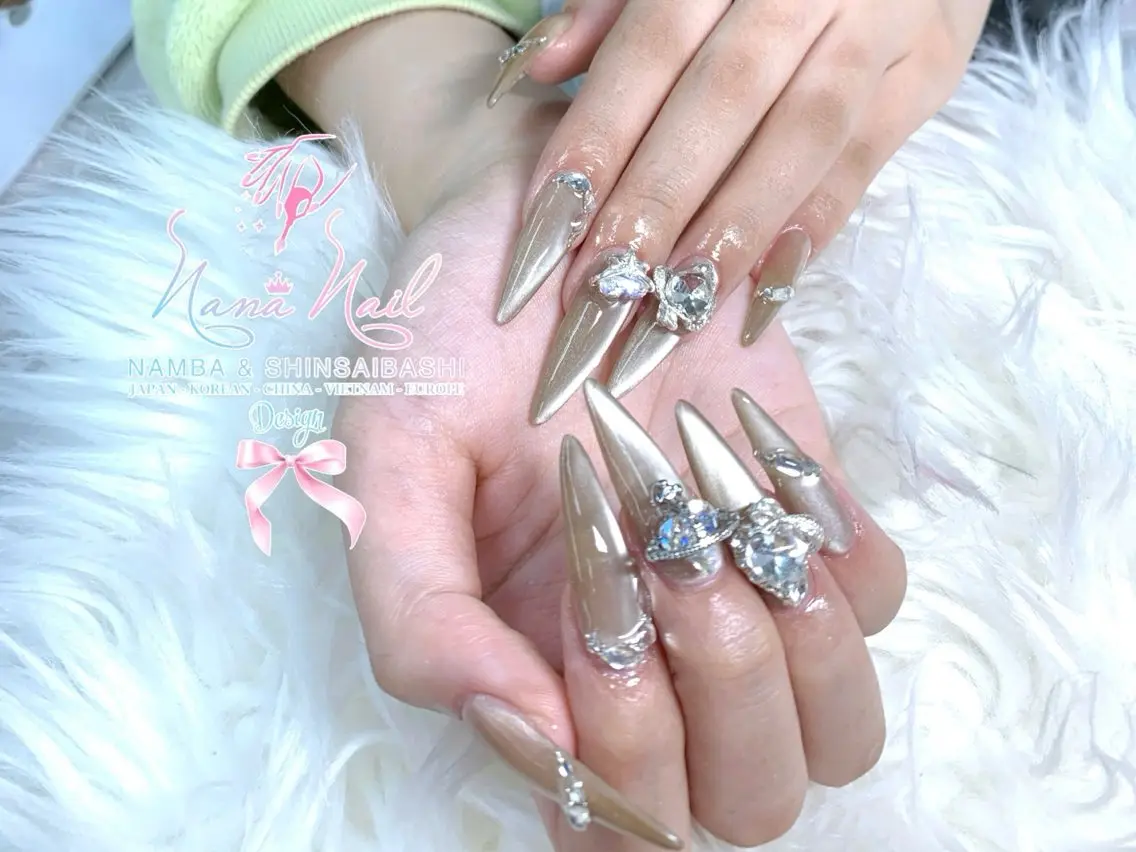 ロング 韓国風ヘア ロング クリスマス ハンドネイル Linanail Nambaのマツエク・マツパデザイン