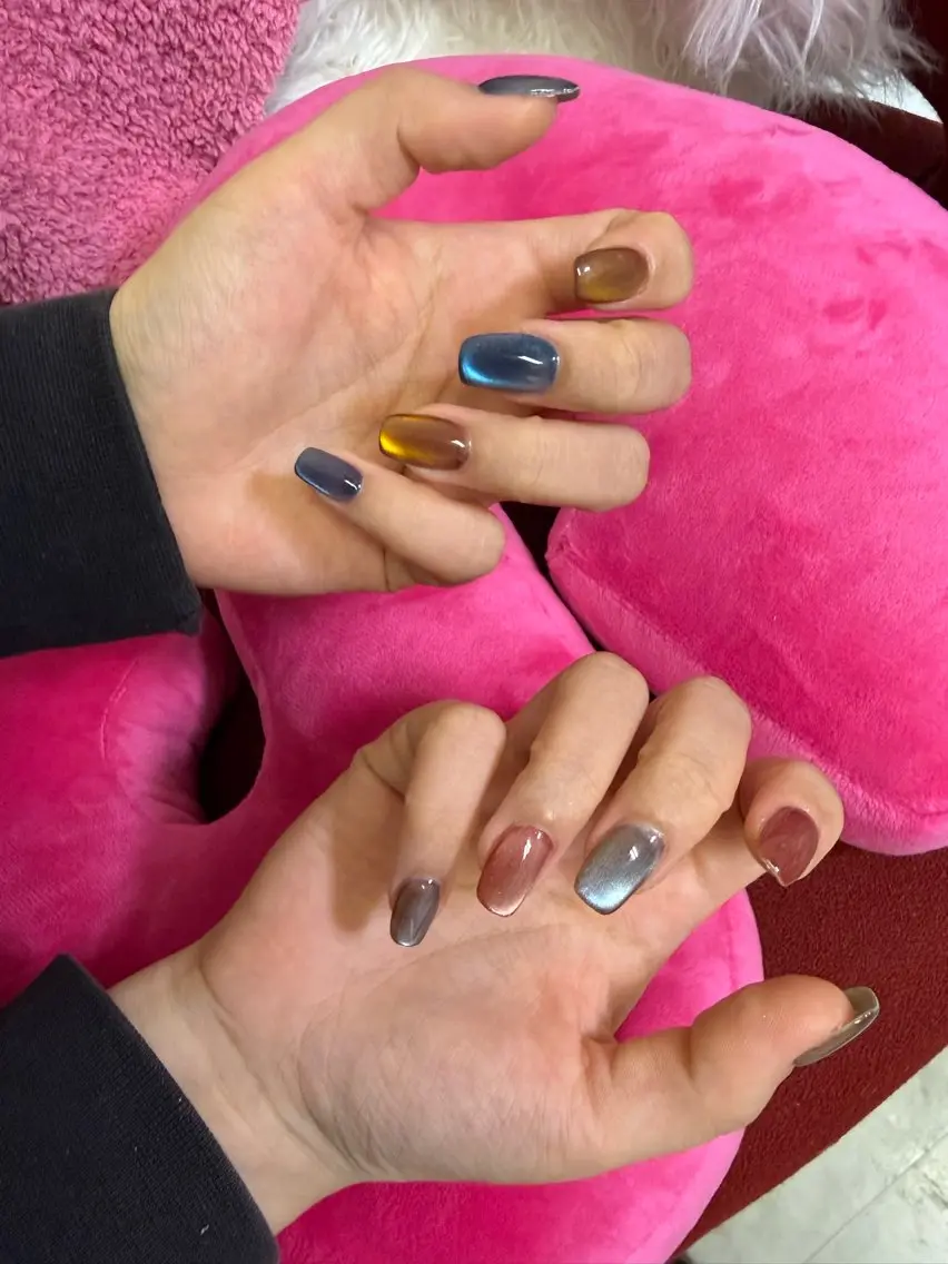 ネイル キラキラネイル 韓国ネイル マグネットネイル ワンカラーネイル シンプルネイル ハンドネイル dodo1 nailのネイルデザイン