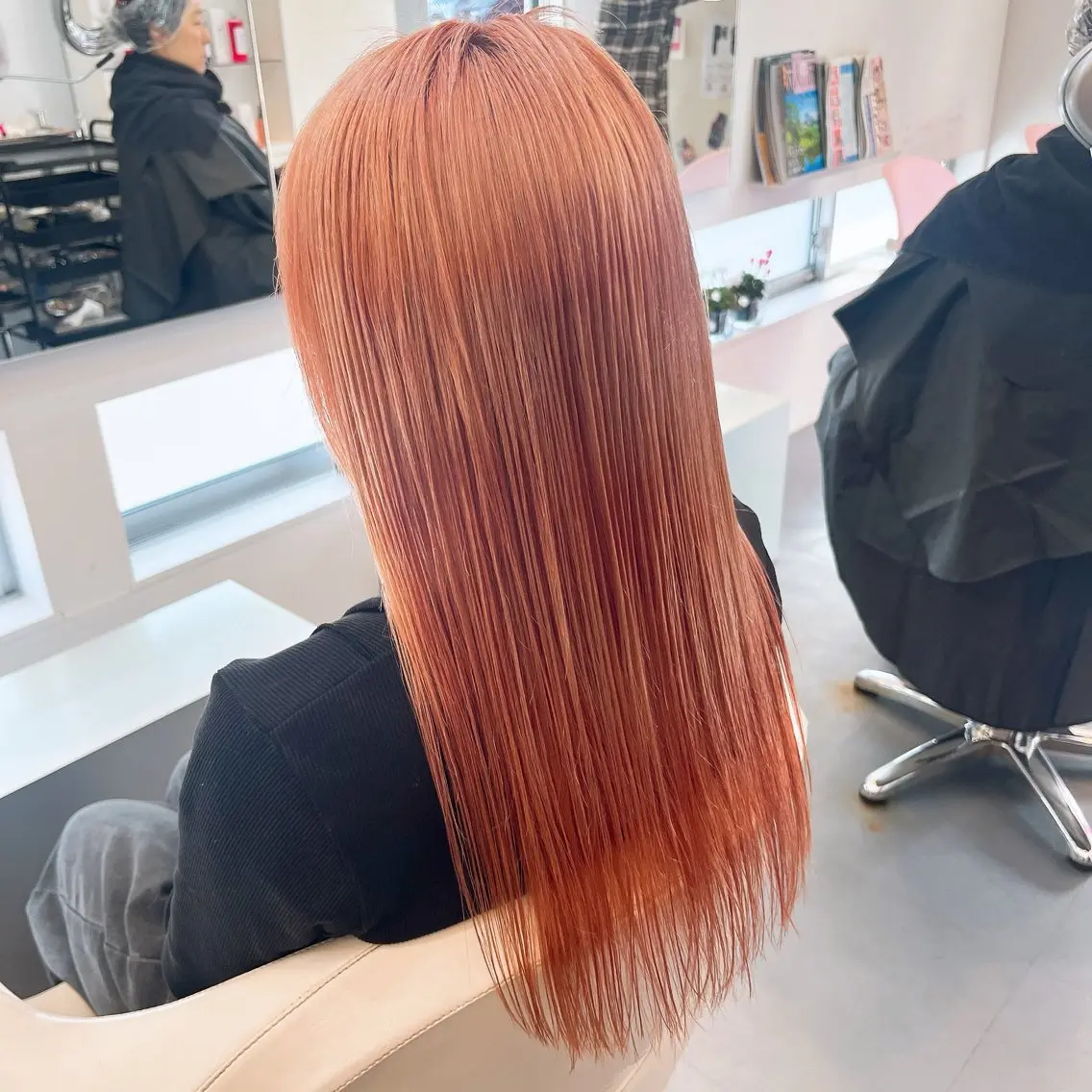 ロング カラー オレンジ カット ヘアカラー トリートメント たぢ みずほのヘアスタイル