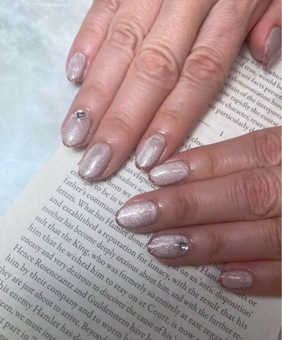 ネイル フレンチネイル マグネットネイル ハンドネイル 🌿Charme🌿 MAIのネイルデザイン