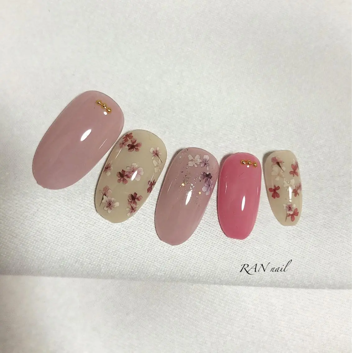ネイル フラワーネイル フットネイル オフィスネイル ワンカラーネイル ピンク ハンドネイル フットネイル RAN nailのネイルデザイン