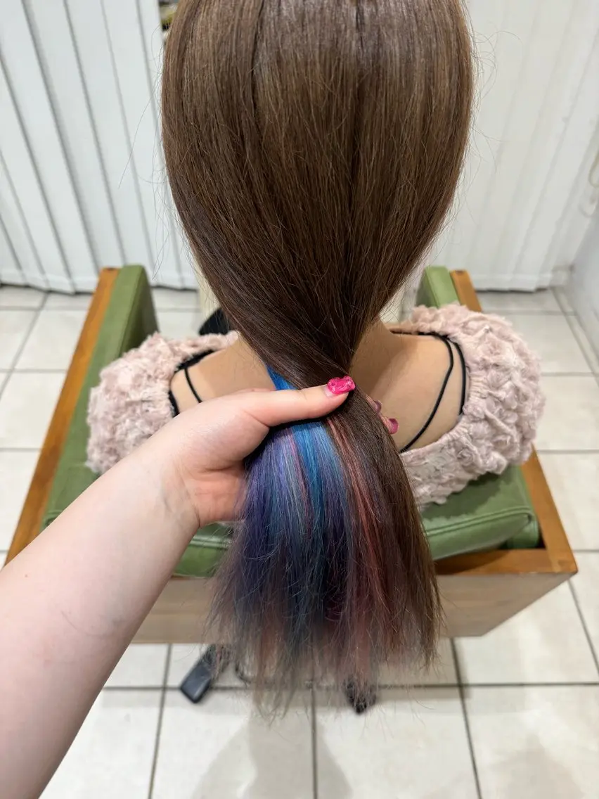 カラー ユニコーンカラー 吉留 文月のヘアスタイル