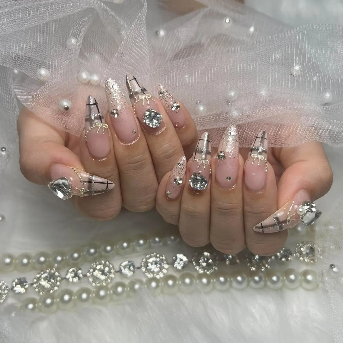 ネイル アートネイル ジェルネイル 韓国ネイル ニュアンスネイル ハンドネイル Luna Nail.Novaのネイルデザイン