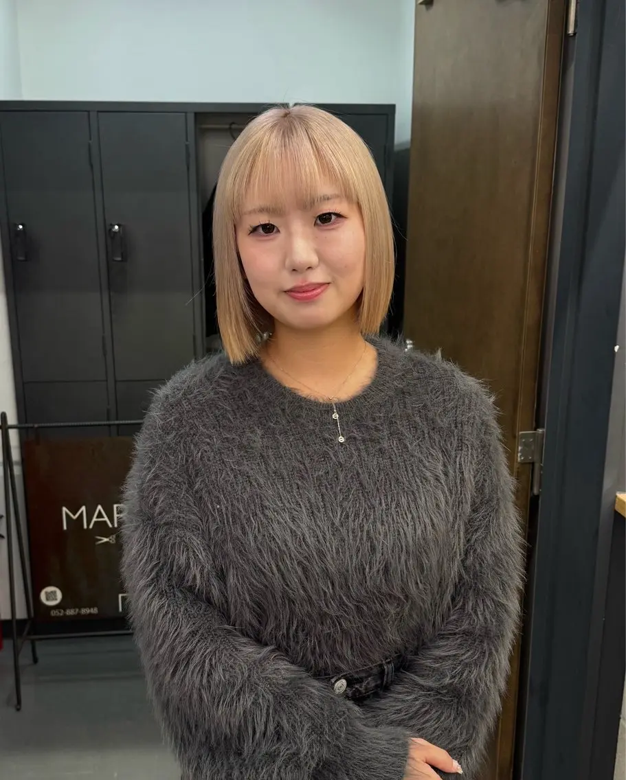 ミディアム カラー ベージュカラー ブロンド ブロンドベージュ ヘアカラー ゆうと/ブリーチモデ ル/ストレートモデルのヘアスタイル