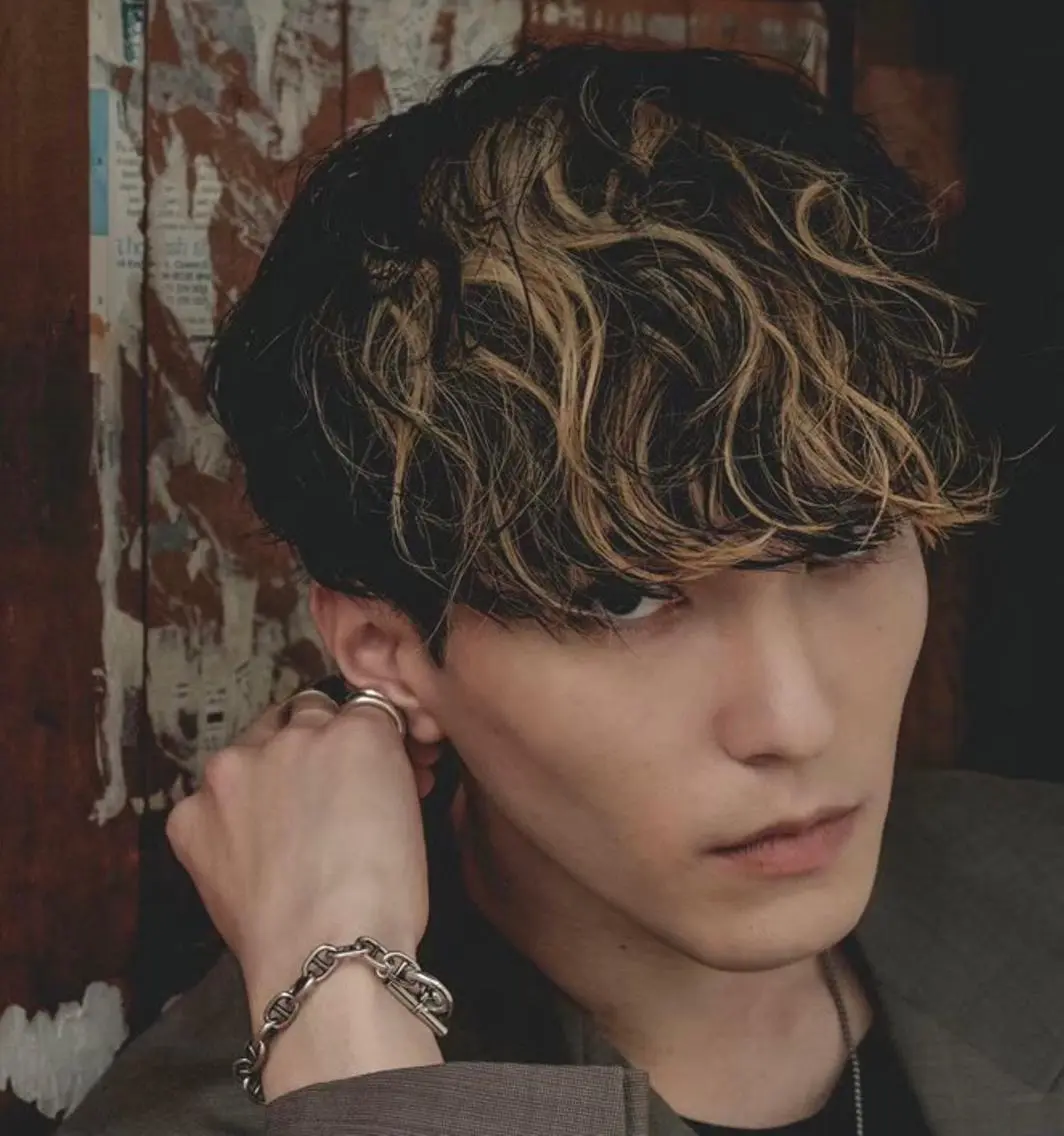 ショート カラー パーマ ヘアアレンジ メンズ メンズブリーチ メンズパーマ ブリーチ カット ヘアカラー パーマ トリートメント ヘアセット メンズスタイル ly本厚木のヘアスタイル