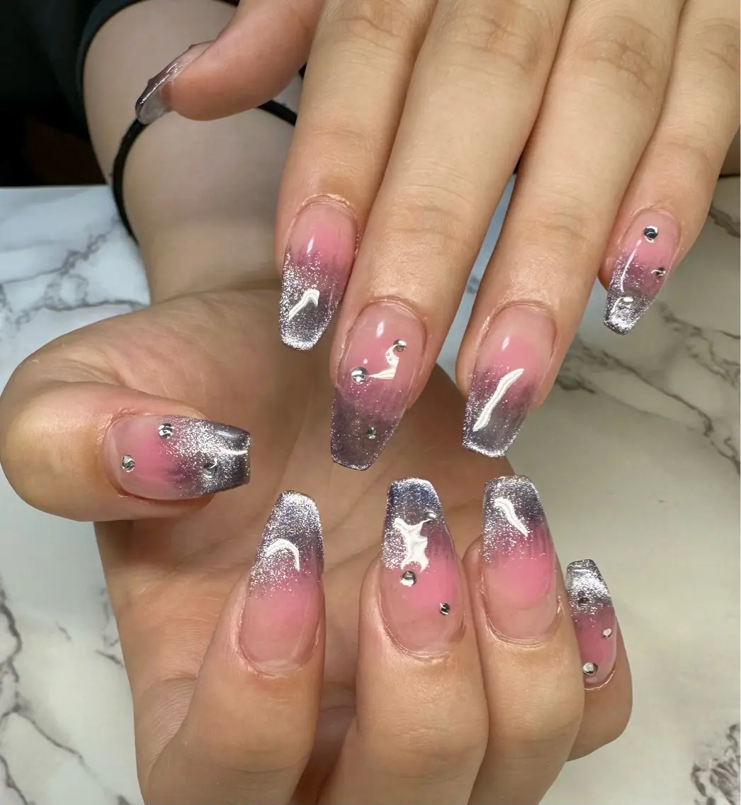 ネイル アニマル柄 チークネイル フレンチネイル ハロウィン キラキラネイル Mai’s nailのネイルデザイン