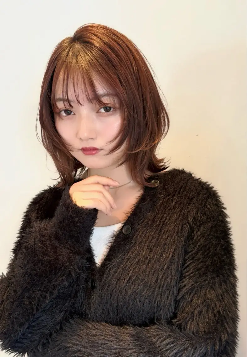 ミディアム ボブレイヤー ミディアムレイヤー アッシュ アッシュブラウン アッシュグレー 内藤 忍のヘアスタイル