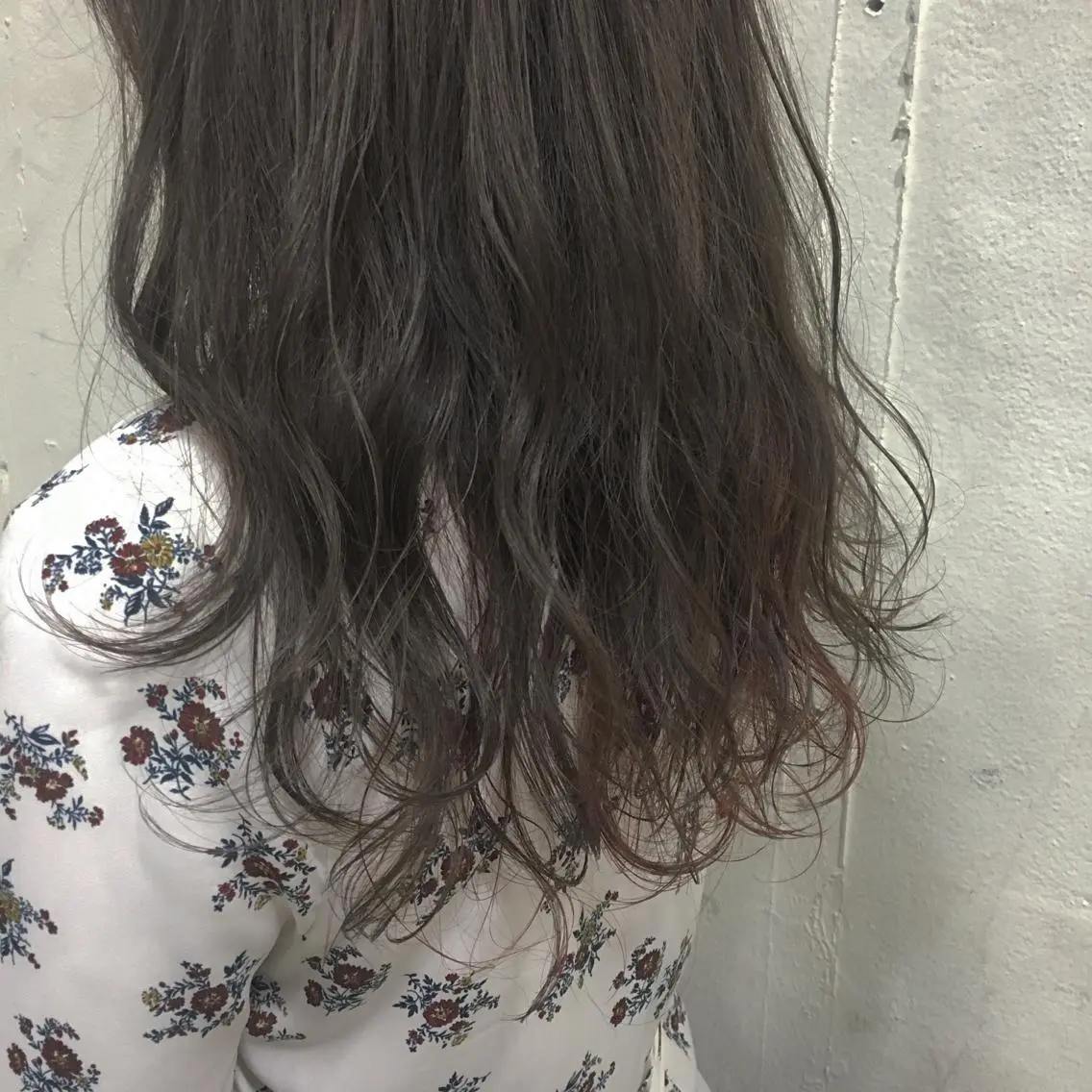 セミロング カラー インナーカラー ピンクカラー せこぐち まいのヘアスタイル