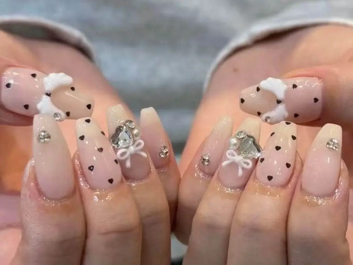 ネイル オーロラネイル フラワーネイル フットネイル フレンチネイル ジェルネイル ハンドネイル BabyYouMi nailのネイルデザイン