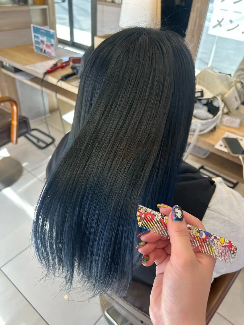 カラー 有村 実佑のヘアスタイル