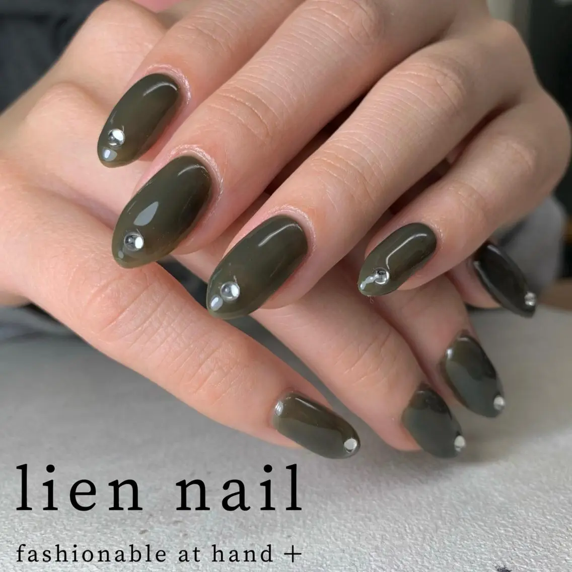 ミディアム ハンドネイル ハンドケア Queen nailのネイルデザイン