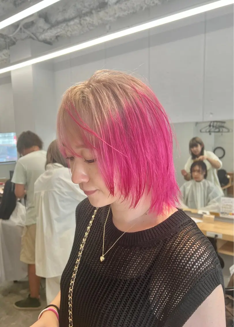 カラー ブリーチ毛の縮毛矯正 ハイトーン/岡本智樹のヘアスタイル