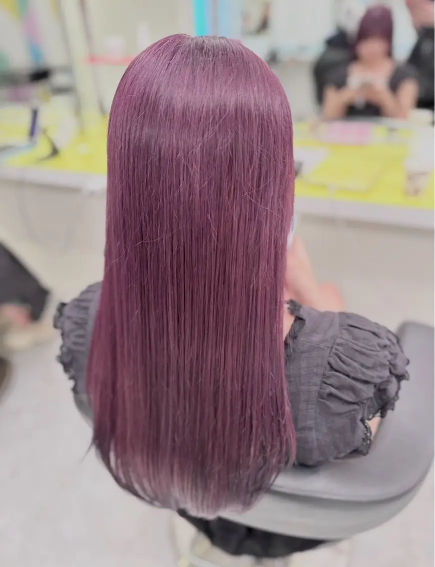 ロング カラー ヘアアレンジ ブリーチ カシス 透明感カラー レッドカラー 韓国風ヘア 🫧モテる💗ダメー ジレスハイトーン🫧のヘアスタイル