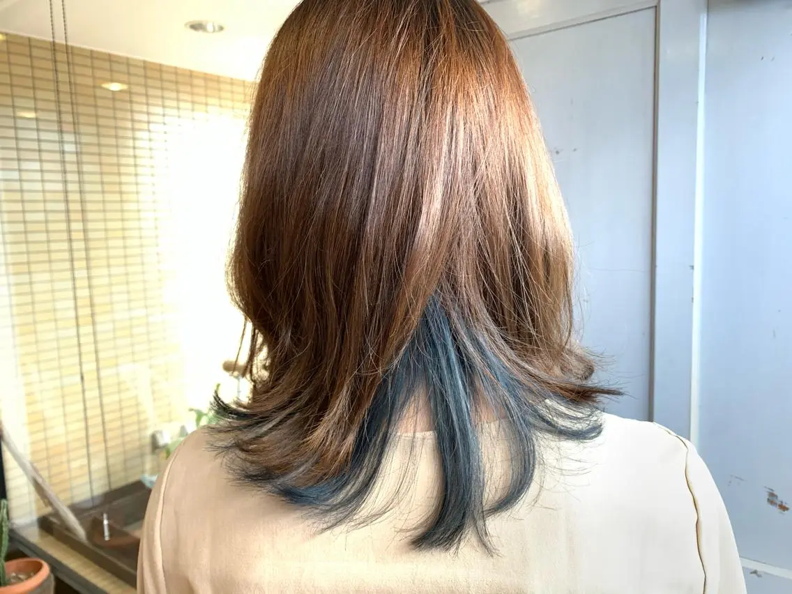 セミロング カラー ブルーカラー ヘアカラー トリートメント ツキダテ ユイのヘアスタイル