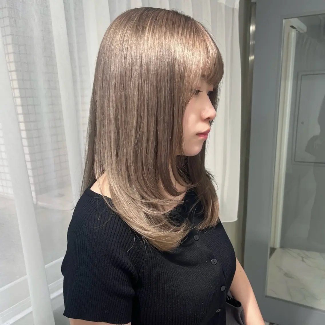 ロング カラー ベージュカラー ダブルカラー ハイトーンカラー ミルクティーベージュ ヘアカラー 広香🪽ハイトーン/ レイヤー/ヘアセットのヘアスタイル
