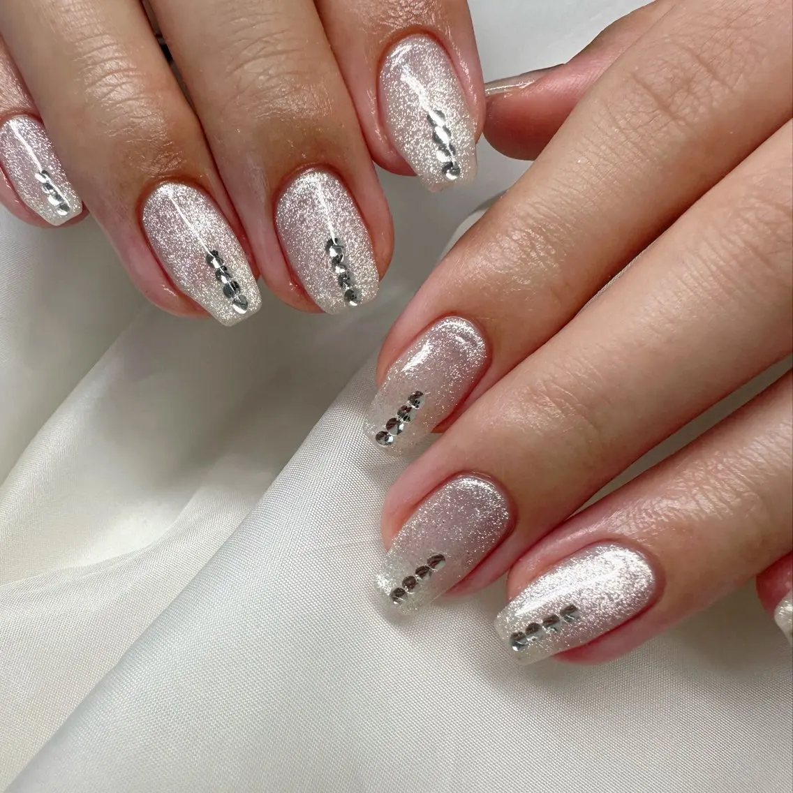 ネイル クリアネイル 氷ネイル・うるうるネイル キラキラネイル 韓国ネイル マグネットネイル 🪞KAPE NAIL 🪞のネイルデザイン
