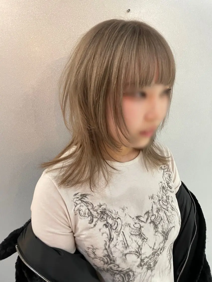 ミディアム 韓国風ヘア レイヤーカット ウルフカット カット 韓国タッセルカット レイヤーカットのヘアスタイル