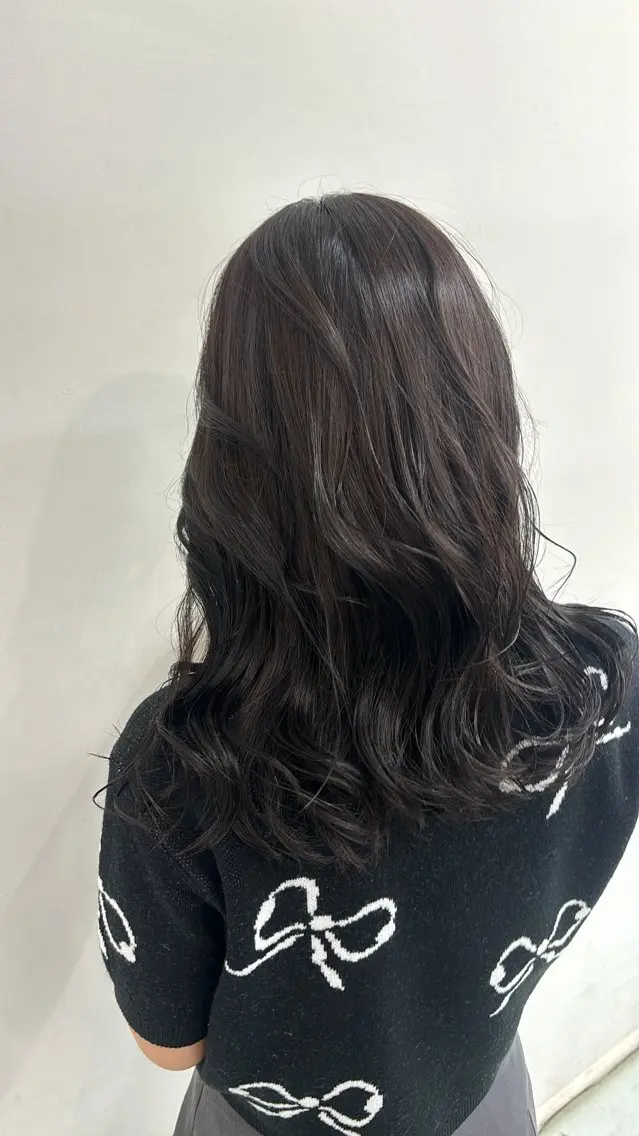 セミロング ヘアカラー WiLL 梶岡日菜のヘアスタイル