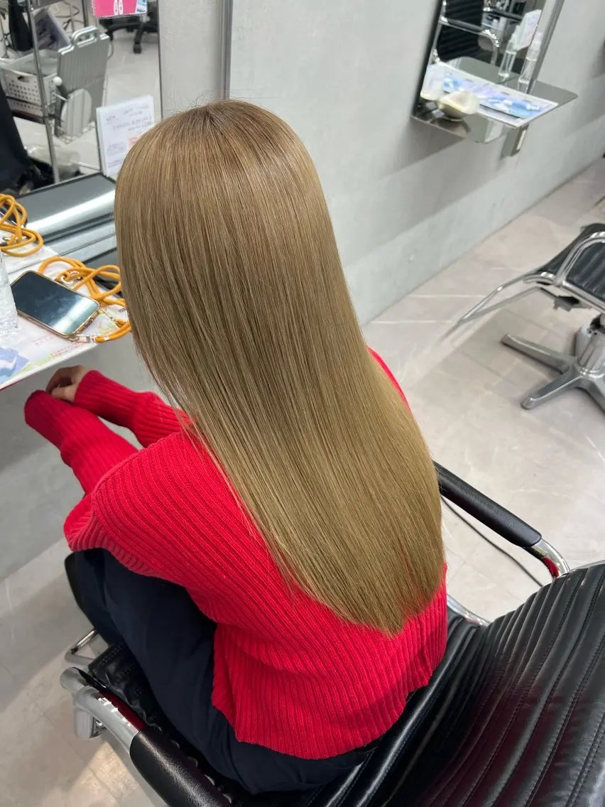 ロング カラー ベージュカラー ブリーチ 吉田 夢のヘアスタイル