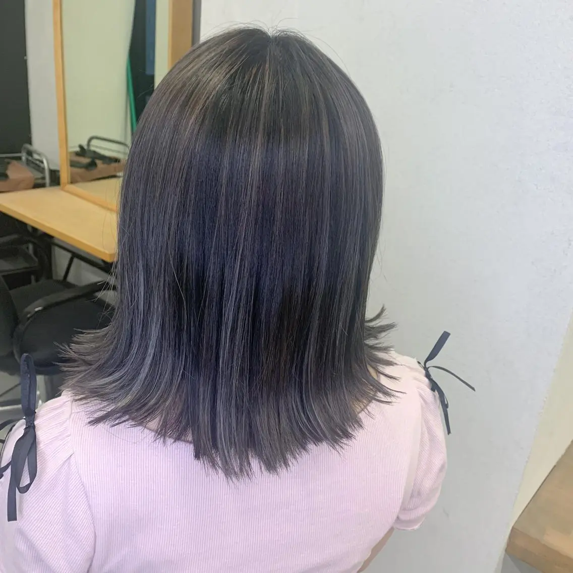 ミディアム カラー 難波 茜のヘアスタイル