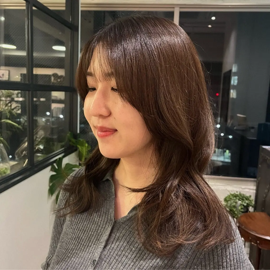 セミロング 金子 絵梨花のヘアスタイル
