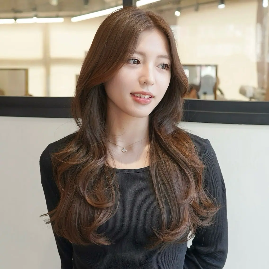 ロング カラー ロングレイヤー ベージュカラー ブラウンカラー 透明感カラー グレージュ カット ヘアカラー トリートメント shun/ブリーチ なしダブルカラーのヘアスタイル