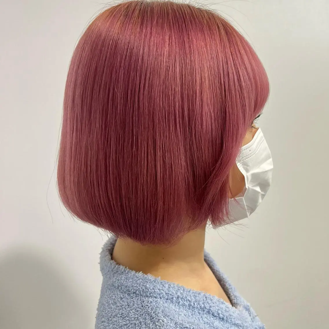 ショート カラー ヘアアレンジ 🌼動き×透明感🩵 ハイトーン/ナナのヘアスタイル