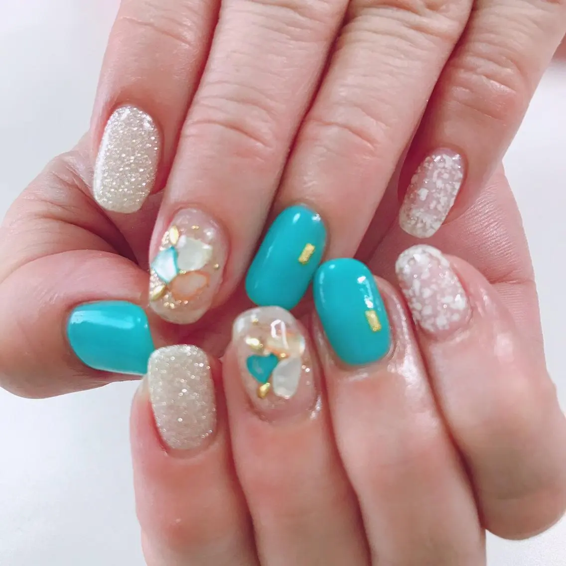 ネイル アートネイル 長さ出し フットネイル グリーン ニュアンスネイル Lily Roseスタッフ一同のマツエク・マツパデザイン
