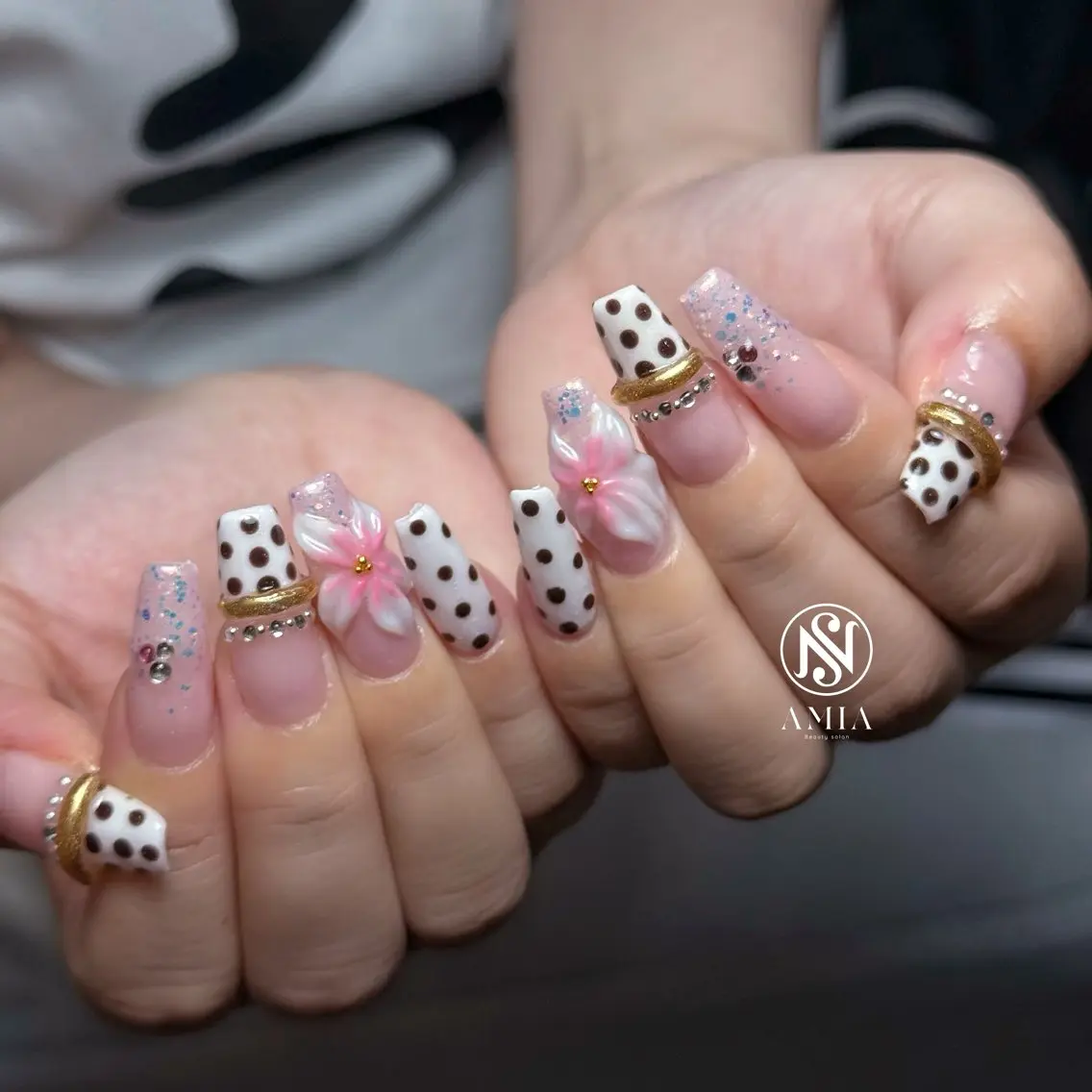 ロング ハンドネイル 🌟AMIA BEAUTY🌟のネイルデザイン
