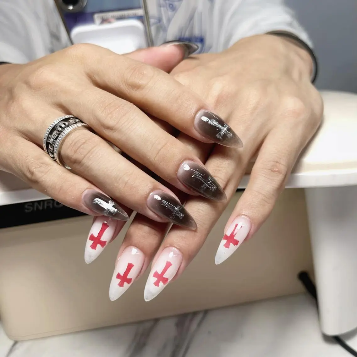 ネイル アートネイル チークネイル ドット フットネイル フレンチネイル ハンドネイル ハンドケア Mika Nails 心斎橋のネイルデザイン